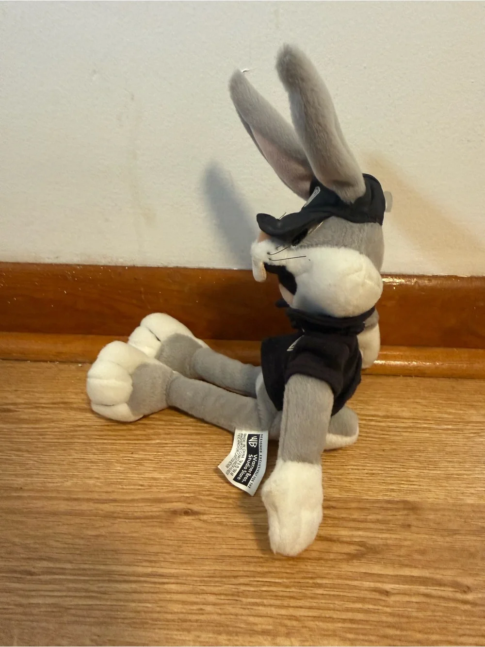 1999 Special Edition WBSS Warner Brothers Store Bugs Employee Bugs Bunny Beanie